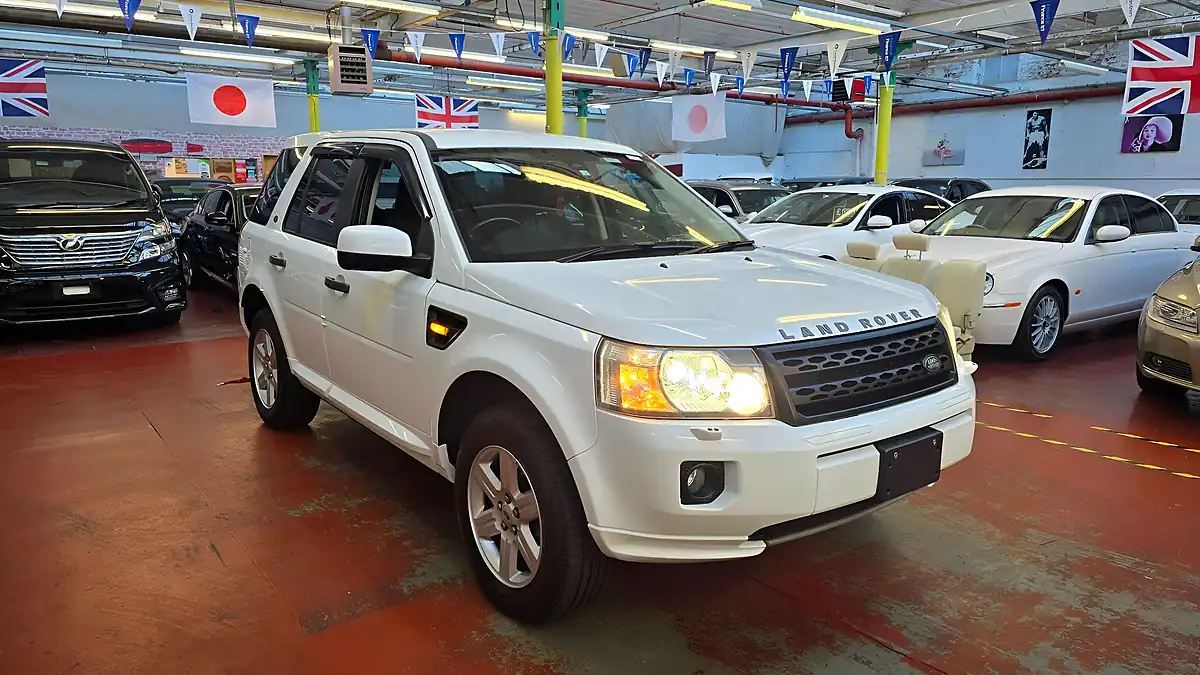 Used 2012 Land Rover Freelander 2 White - Interior and Exterior details 3