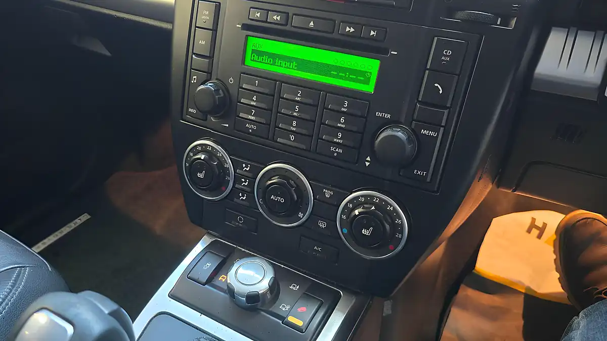 Used 2012 Land Rover Freelander 2 White - Interior and Exterior details 7