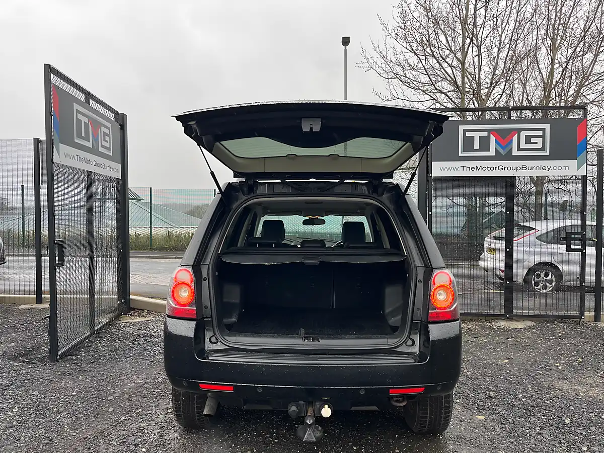 Used 2012 Land Rover Freelander 2 Xs Black - Interior and Exterior details 11