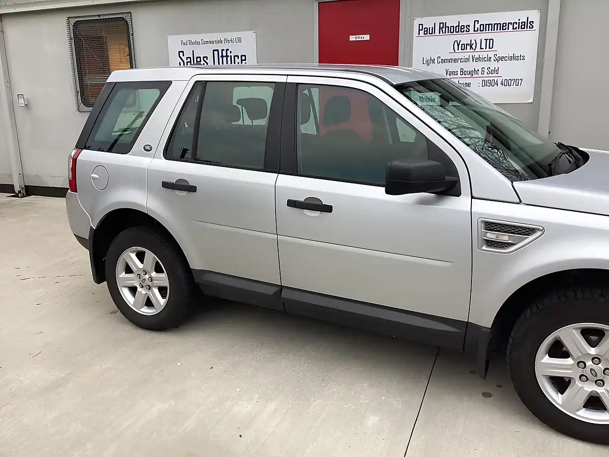 Used 2012 Land Rover Freelander Gs Silver - Interior and Exterior details 8