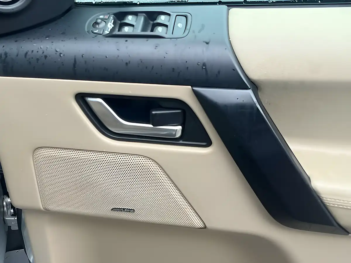 Used 2012 Land Rover Freelander Hse Silver - Interior and Exterior details 13