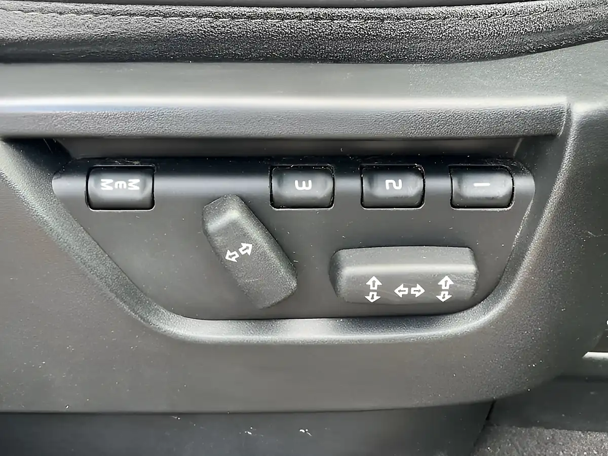 Used 2012 Land Rover Freelander Luxury Hse Black - Interior and Exterior details 18