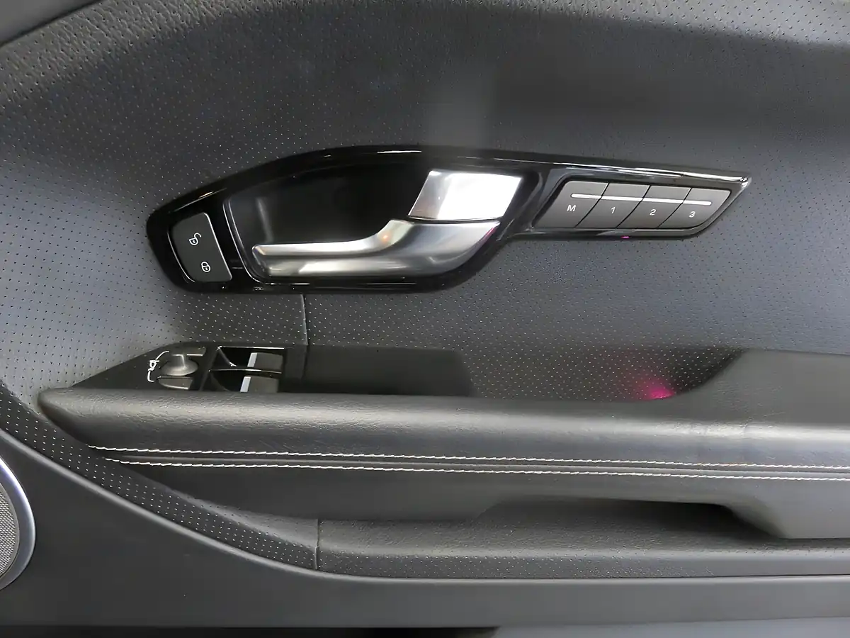 Used 2012 Land Rover Range Rover Evoque Dynamic Grey - Interior and Exterior details 17