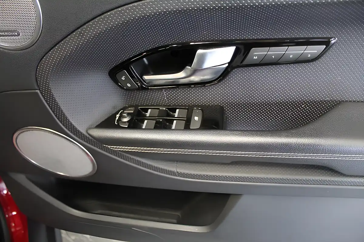 Used 2012 Land Rover Range Rover Evoque Dynamic Red - Interior and Exterior details 18
