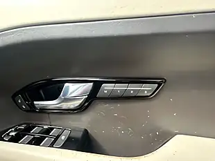 Used 2012 Land Rover Range Rover Evoque Prestige Black - Interior and Exterior details 11