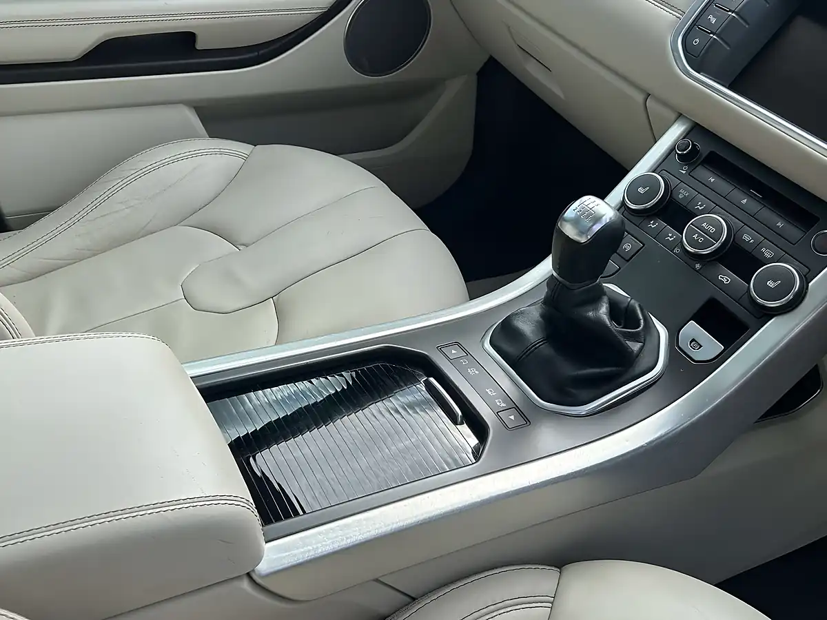 Used 2012 Land Rover Range Rover Evoque Prestige Black - Interior and Exterior details 17