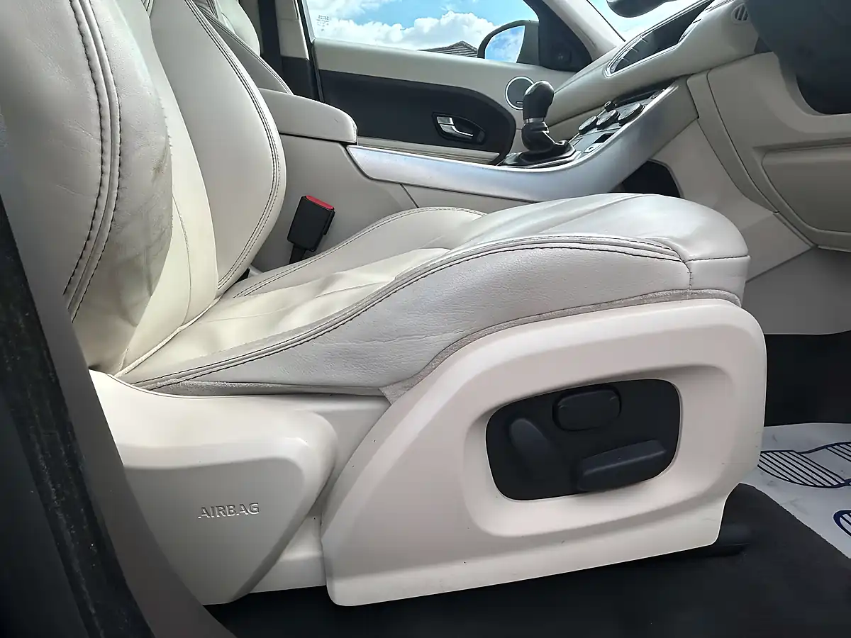 Used 2012 Land Rover Range Rover Evoque Prestige Black - Interior and Exterior details 18