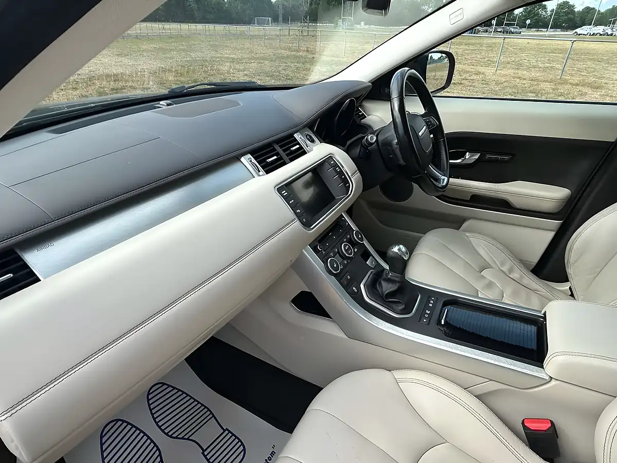 Used 2012 Land Rover Range Rover Evoque Prestige Black - Interior and Exterior details 19