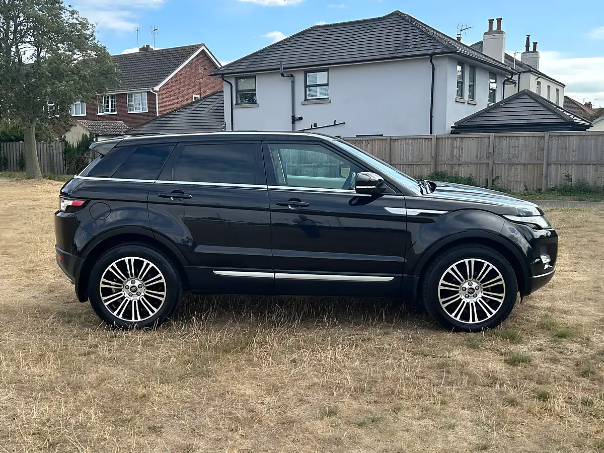 Used 2012 Land Rover Range Rover Evoque Prestige Black - Interior and Exterior details 4