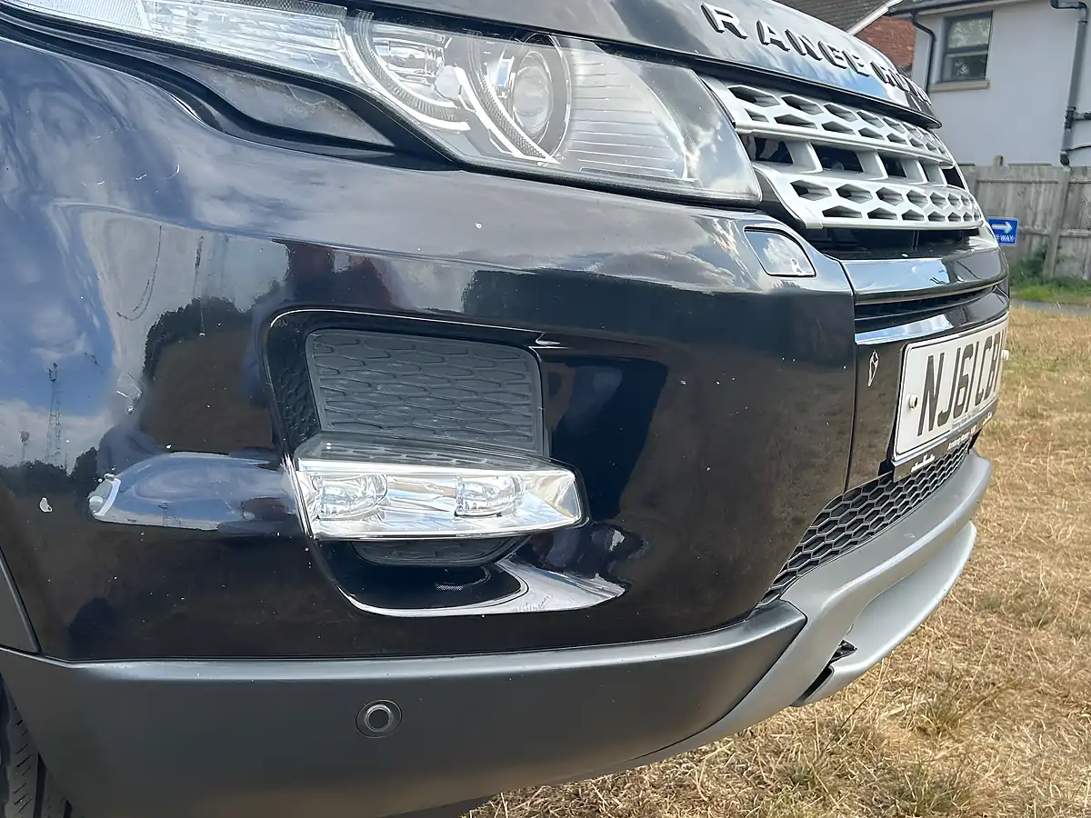 Used 2012 Land Rover Range Rover Evoque Prestige Black - Interior and Exterior details 9
