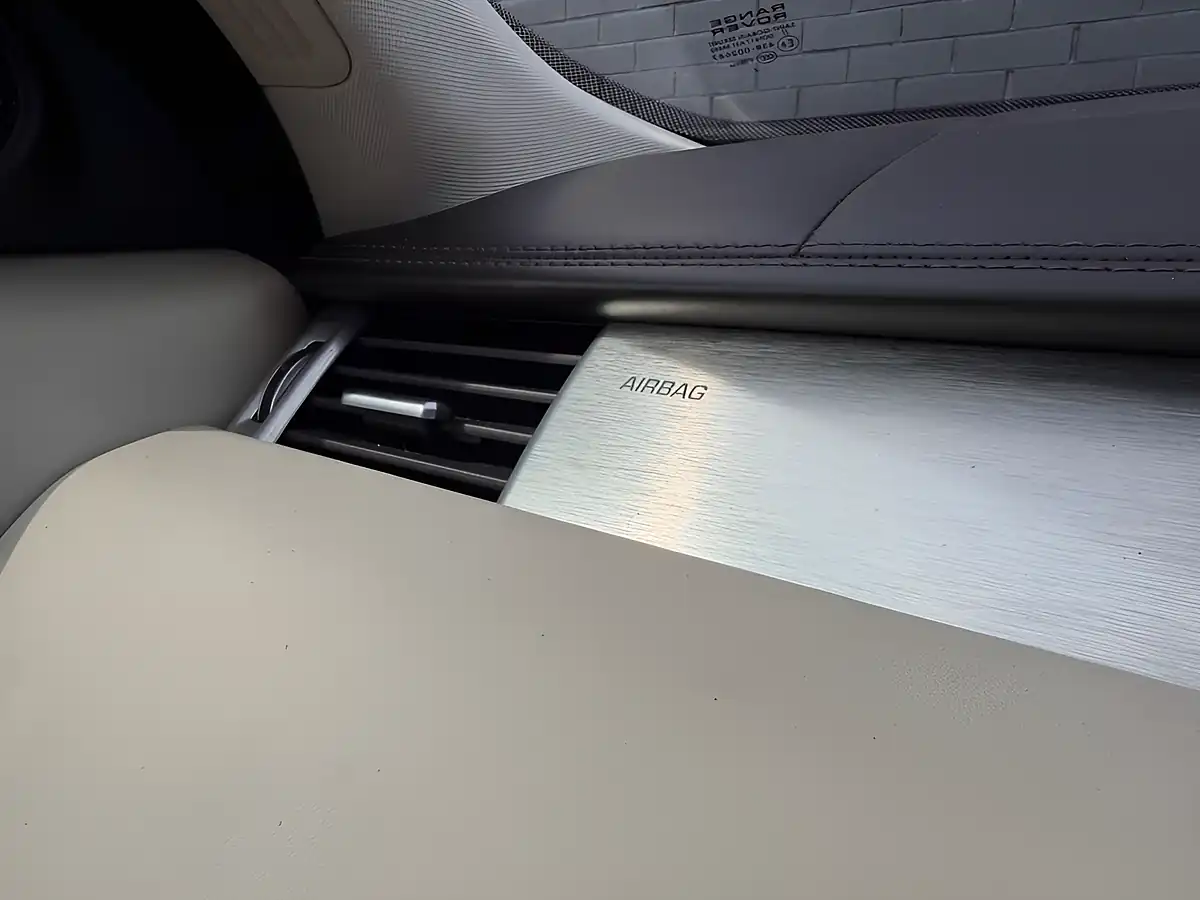 Used 2012 Land Rover Range Rover Evoque Prestige Colima Lime Met. - Interior and Exterior details 15