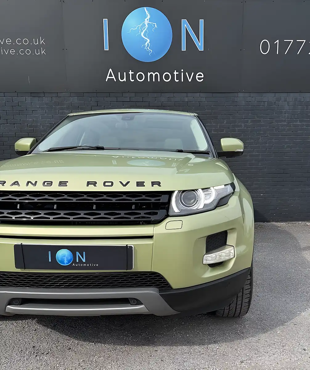 Used 2012 Land Rover Range Rover Evoque Prestige Colima Lime Met. - Interior and Exterior details 3