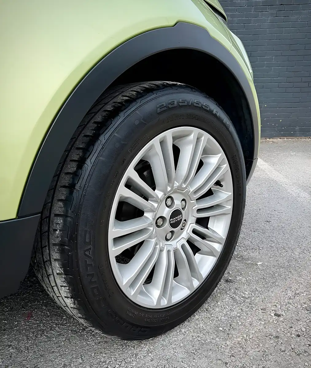 Used 2012 Land Rover Range Rover Evoque Prestige Colima Lime Met. - Interior and Exterior details 6
