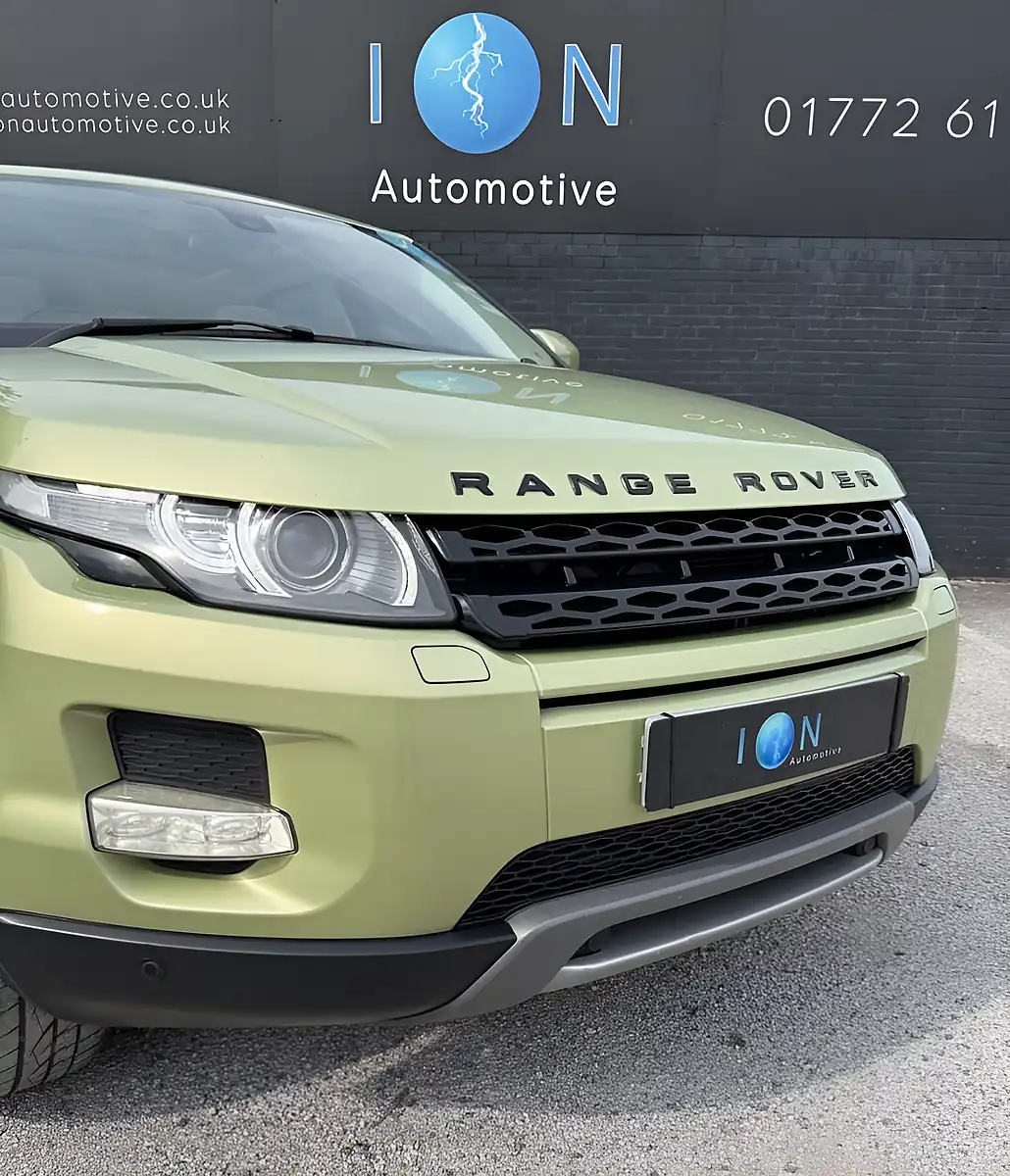 Used 2012 Land Rover Range Rover Evoque Prestige Colima Lime Met. - Interior and Exterior details 8