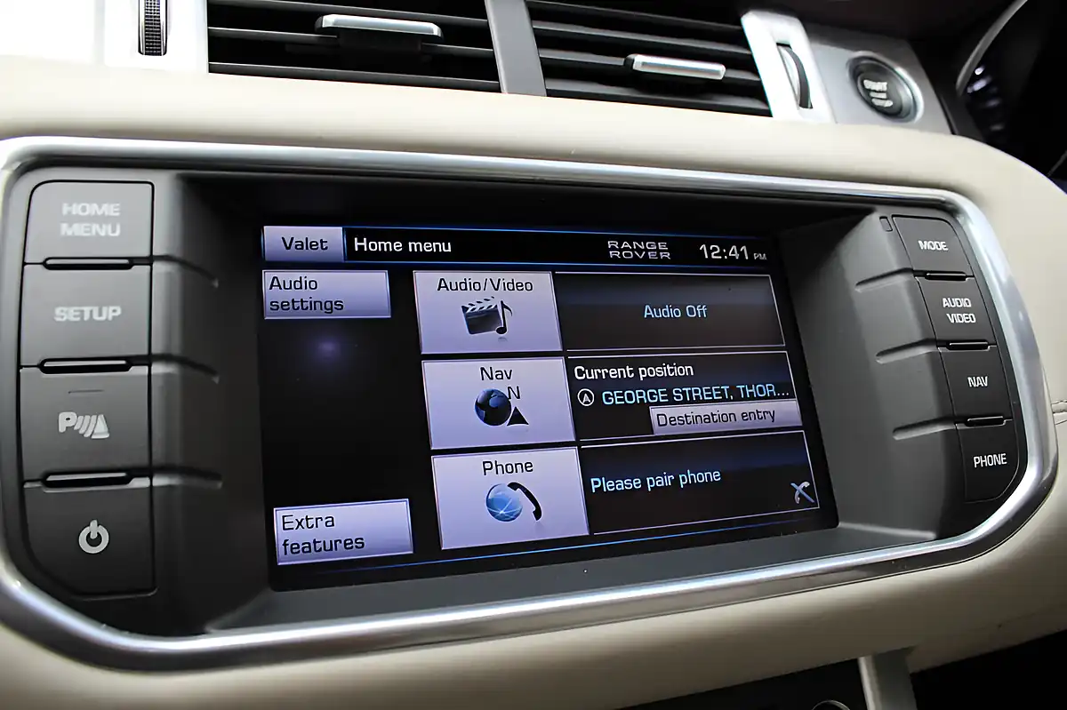 Used 2012 Land Rover Range Rover Evoque Prestige White - Interior and Exterior details 13