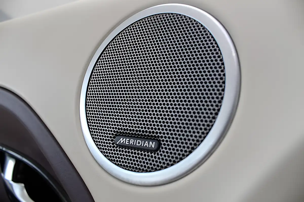 Used 2012 Land Rover Range Rover Evoque Prestige White - Interior and Exterior details 15
