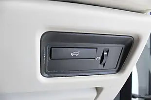 Used 2012 Land Rover Range Rover Evoque Prestige White - Interior and Exterior details 19