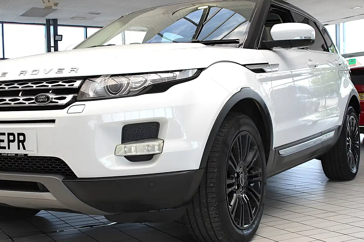 Used 2012 Land Rover Range Rover Evoque Prestige White - Interior and Exterior details 2