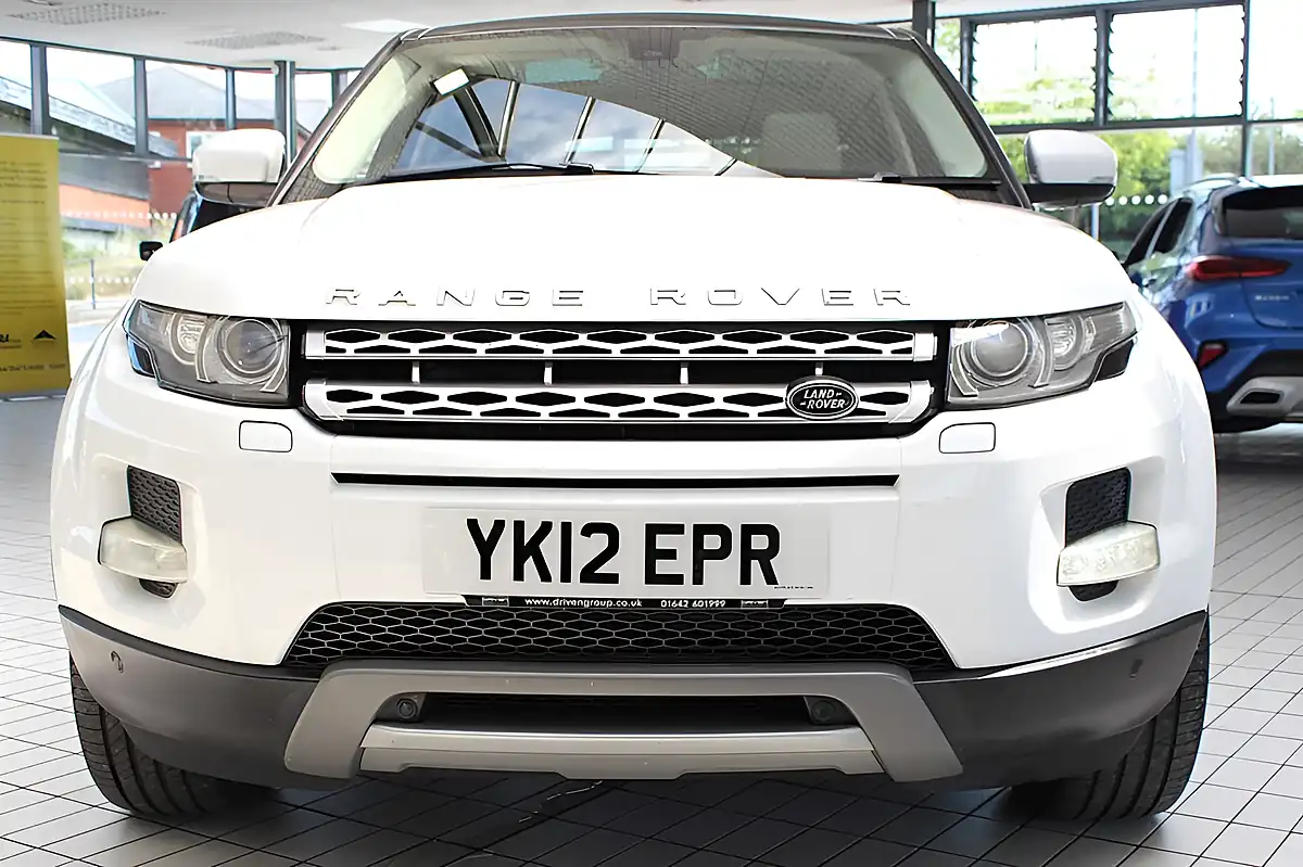 Used 2012 Land Rover Range Rover Evoque Prestige White - Interior and Exterior details 4
