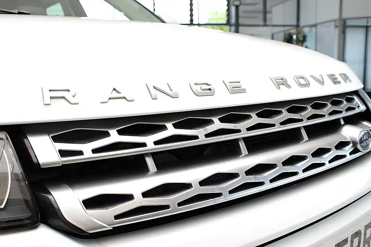Used 2012 Land Rover Range Rover Evoque Prestige White - Interior and Exterior details 5