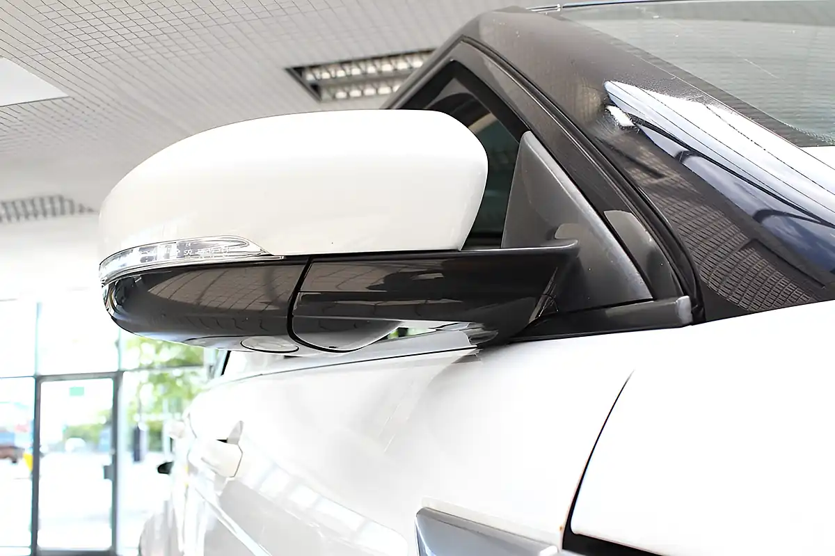 Used 2012 Land Rover Range Rover Evoque Prestige White - Interior and Exterior details 7