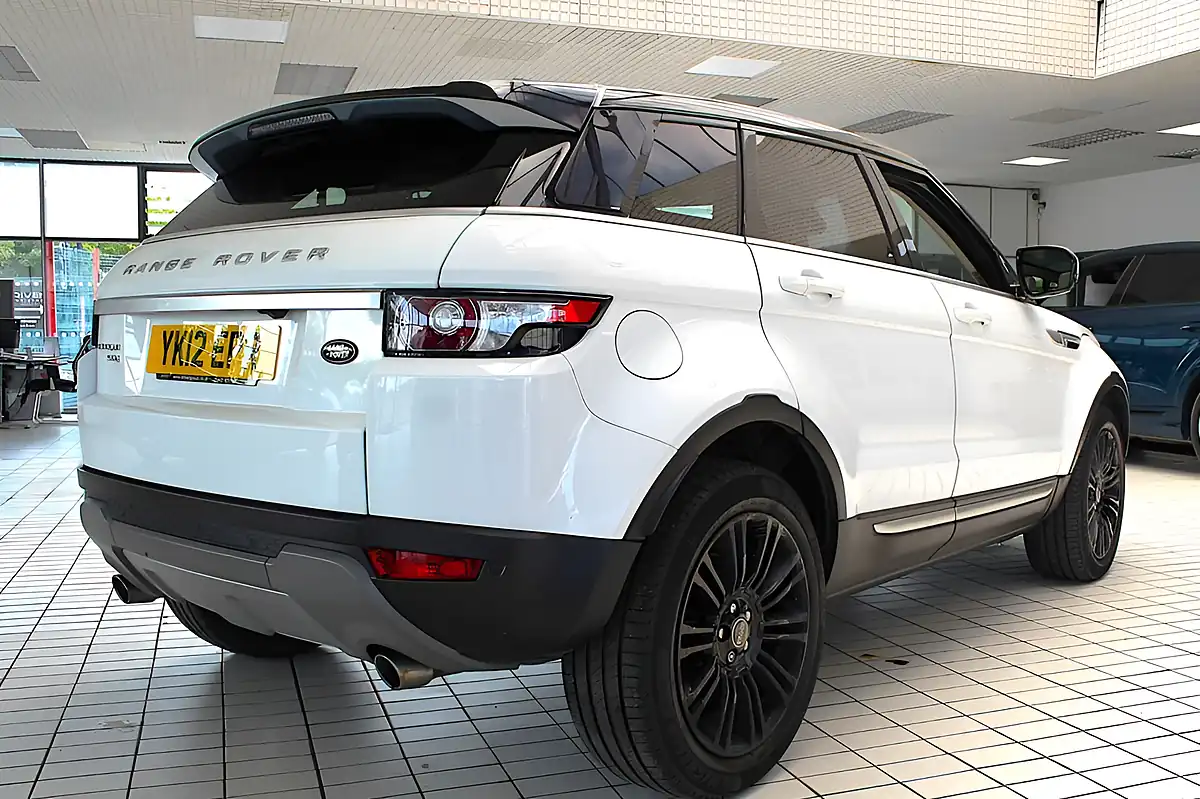 Used 2012 Land Rover Range Rover Evoque Prestige White - Interior and Exterior details 9