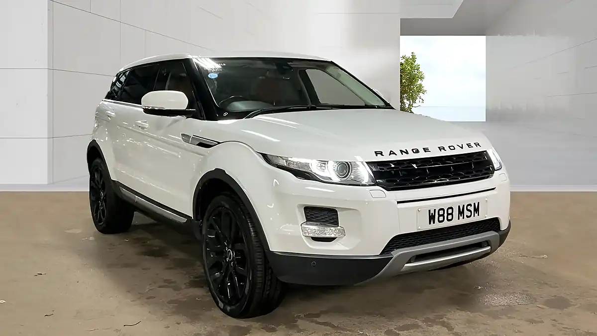 Used 2012 Land Rover Range Rover Evoque Prestige White - Front View