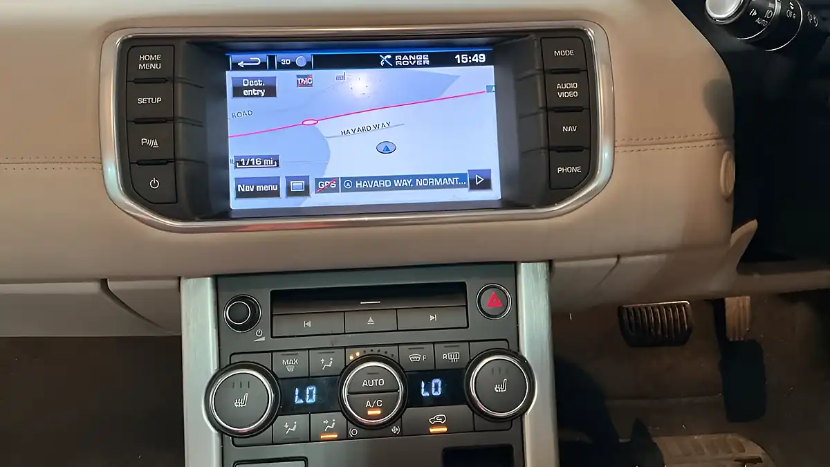 Used 2012 Land Rover Range Rover Evoque Prestige White - Interior and Exterior details 10