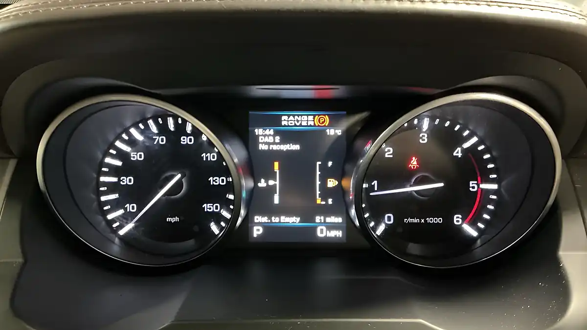 Used 2012 Land Rover Range Rover Evoque Prestige White - Interior and Exterior details 9