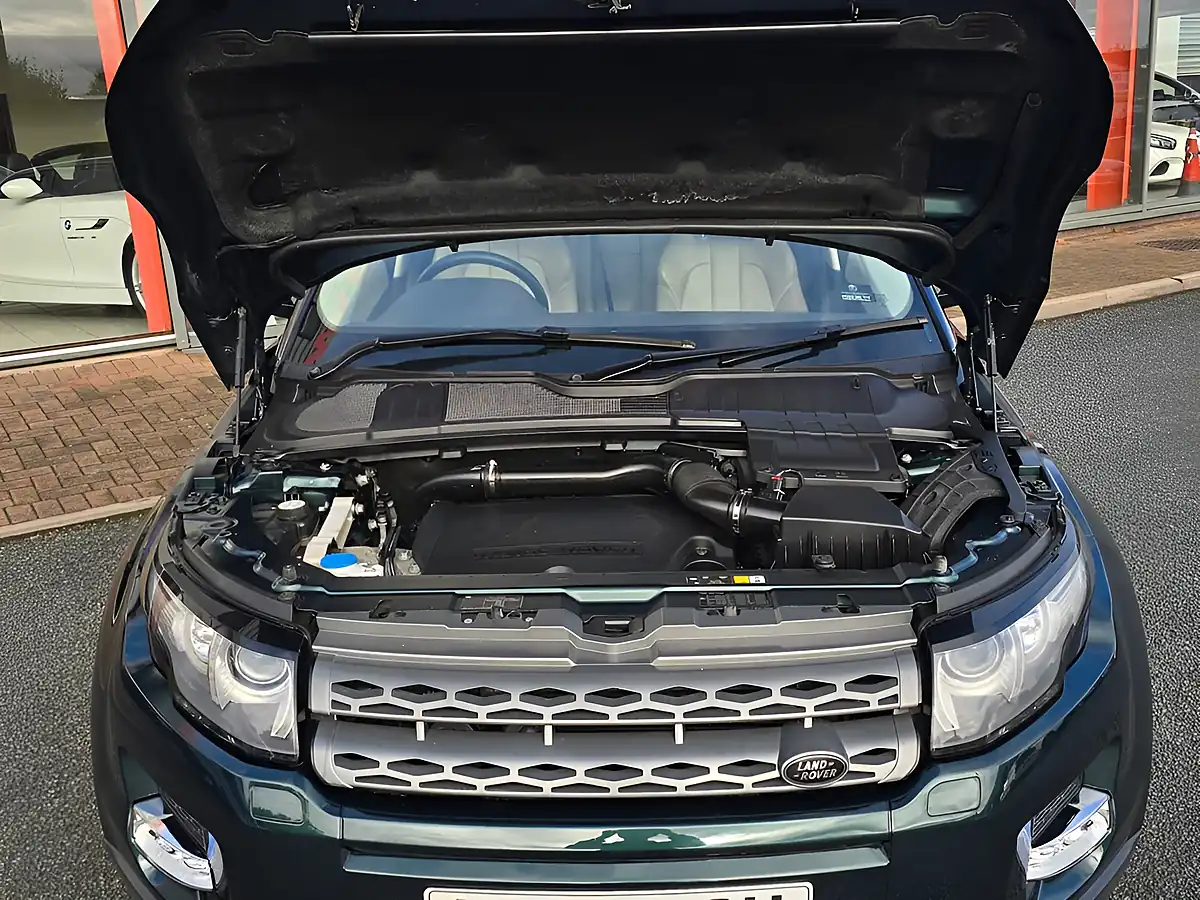 Used 2012 Land Rover Range Rover Evoque Pure Aintree Green - Interior and Exterior details 14