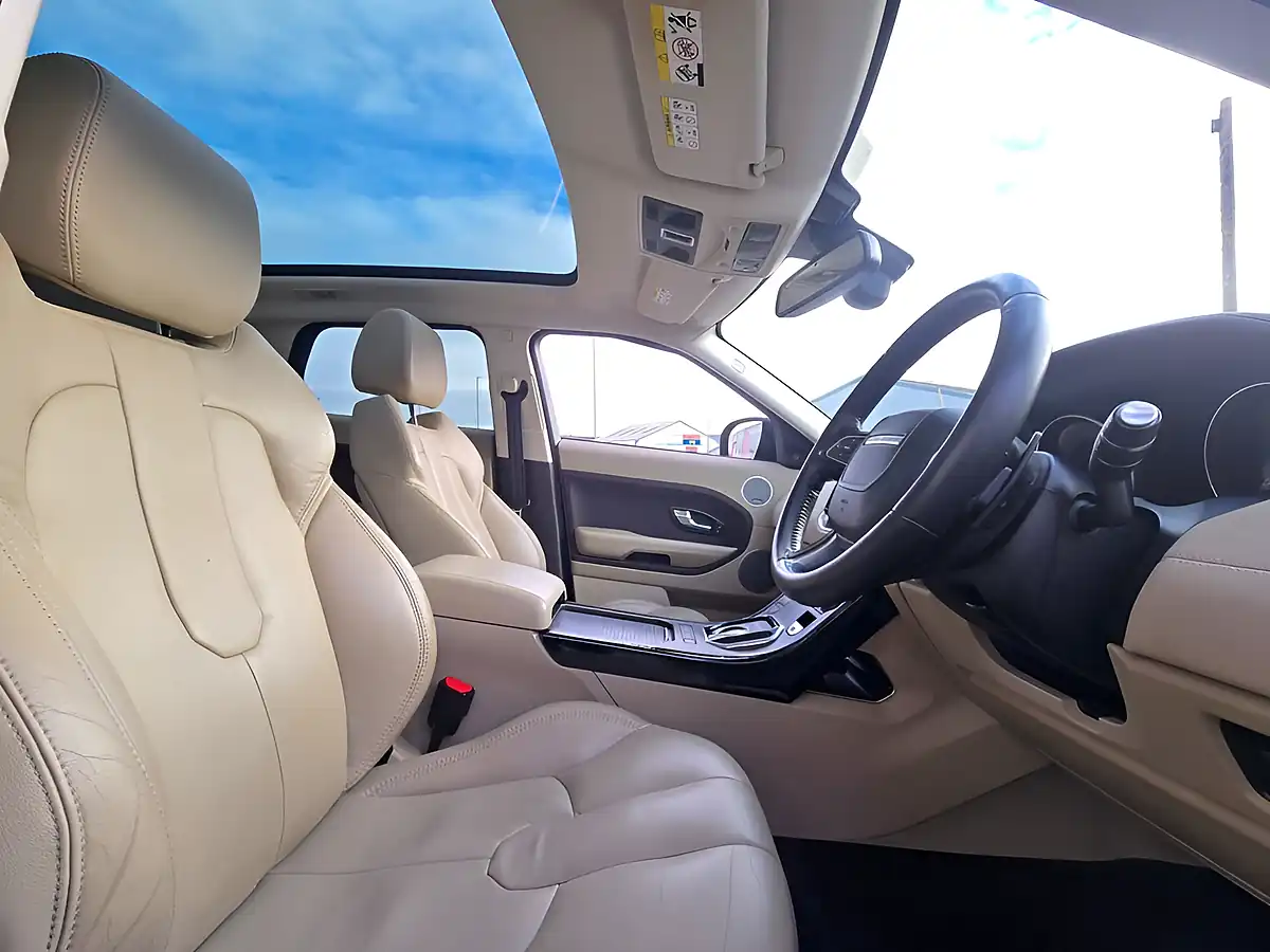 Used 2012 Land Rover Range Rover Evoque Pure Aintree Green - Interior and Exterior details 18