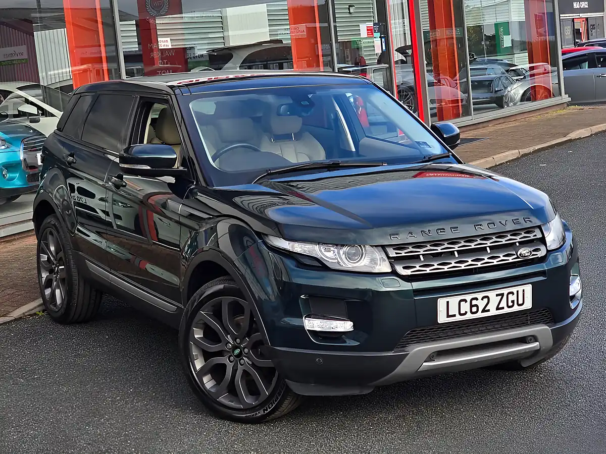 Used 2012 Land Rover Range Rover Evoque Pure Aintree Green - Interior and Exterior details 3