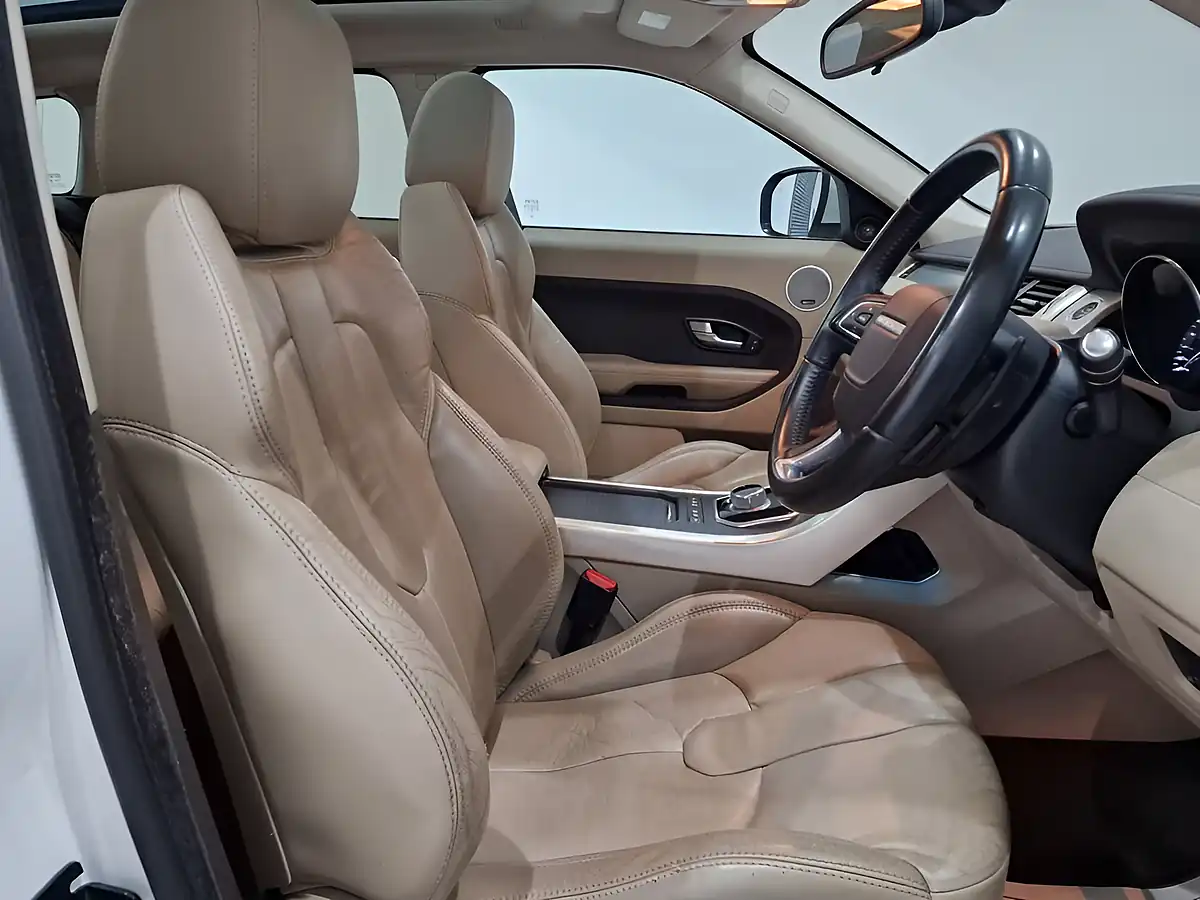 Used 2012 Land Rover Range Rover Evoque Pure White - Interior and Exterior details 10