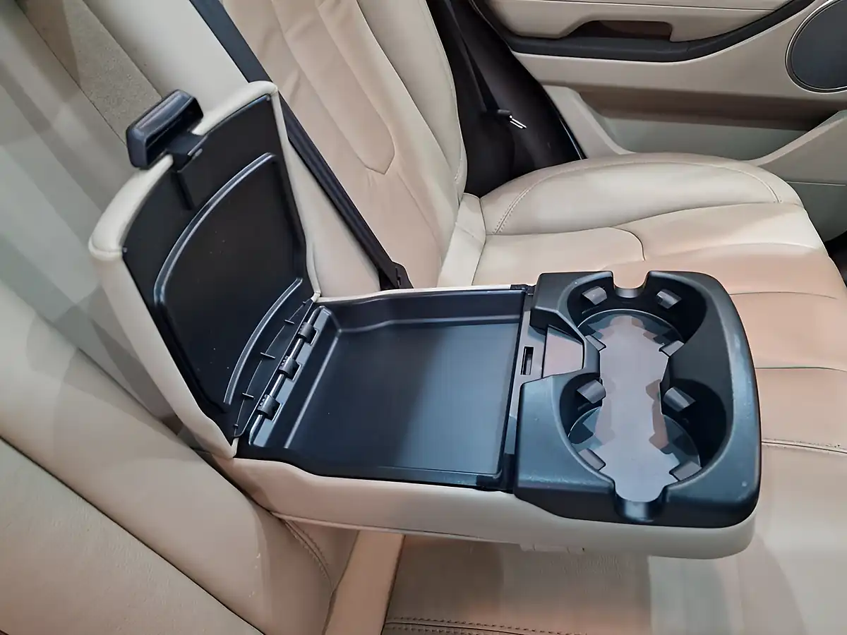 Used 2012 Land Rover Range Rover Evoque Pure White - Interior and Exterior details 14