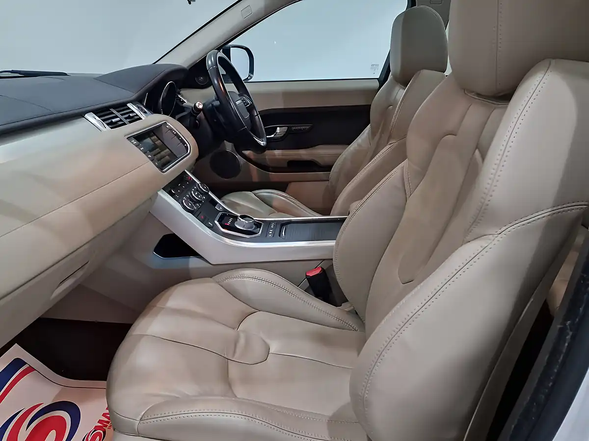 Used 2012 Land Rover Range Rover Evoque Pure White - Interior and Exterior details 17