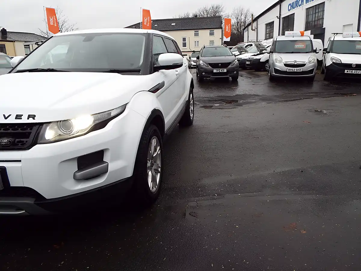 Used 2012 Land Rover Range Rover Evoque Pure White - Interior and Exterior details 15