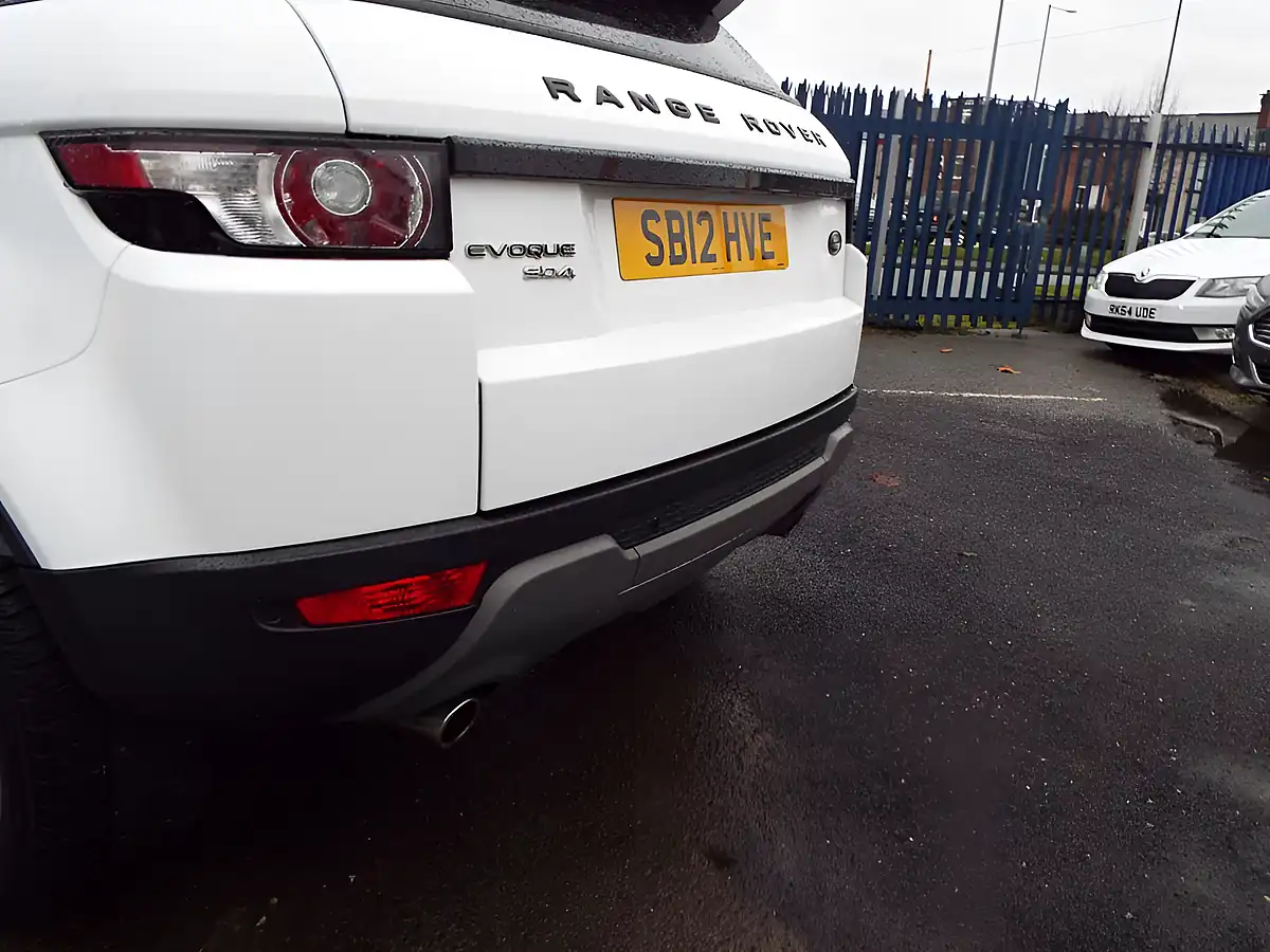 Used 2012 Land Rover Range Rover Evoque Pure White - Interior and Exterior details 16