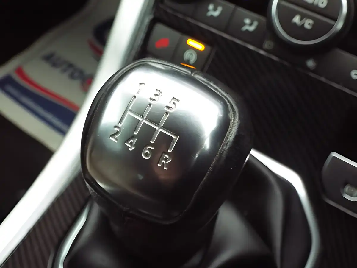 Used 2012 Land Rover Range Rover Evoque Pure White - Interior and Exterior details 18