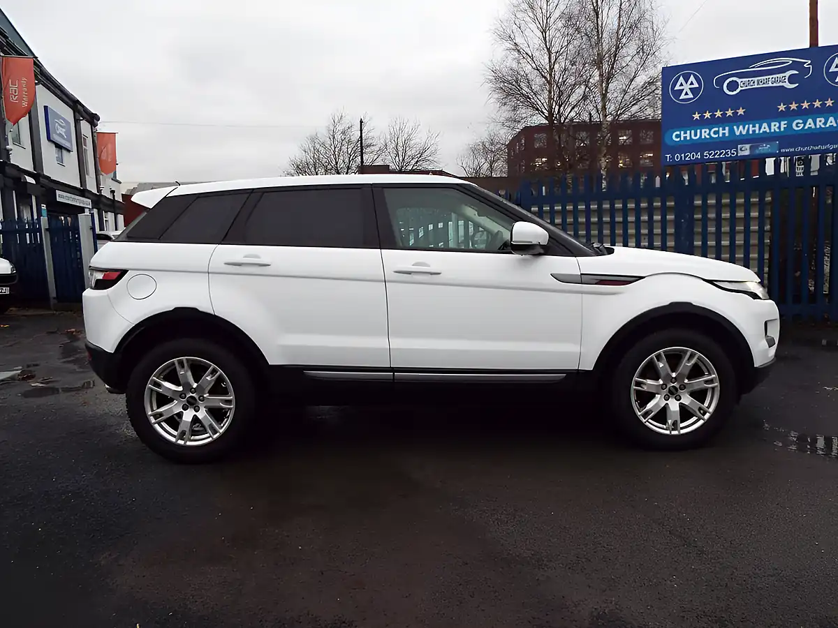 Used 2012 Land Rover Range Rover Evoque Pure White - Interior and Exterior details 9