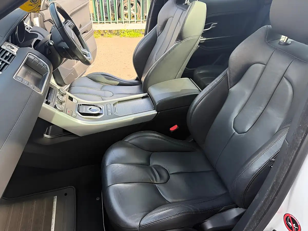 Used 2012 Land Rover Range Rover Evoque Pure White - Interior and Exterior details 14