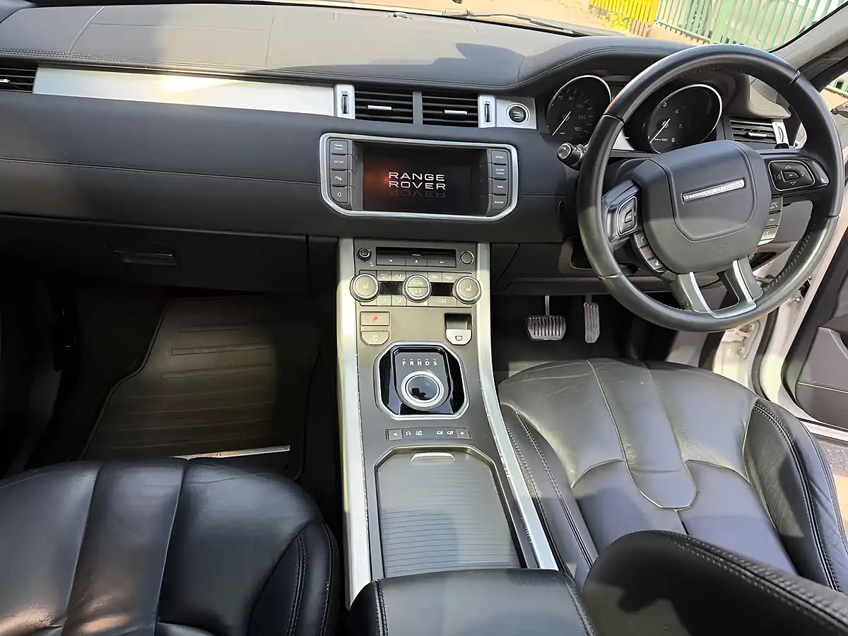 Used 2012 Land Rover Range Rover Evoque Pure White - Interior and Exterior details 15