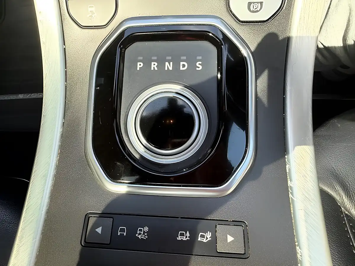 Used 2012 Land Rover Range Rover Evoque Pure White - Interior and Exterior details 5