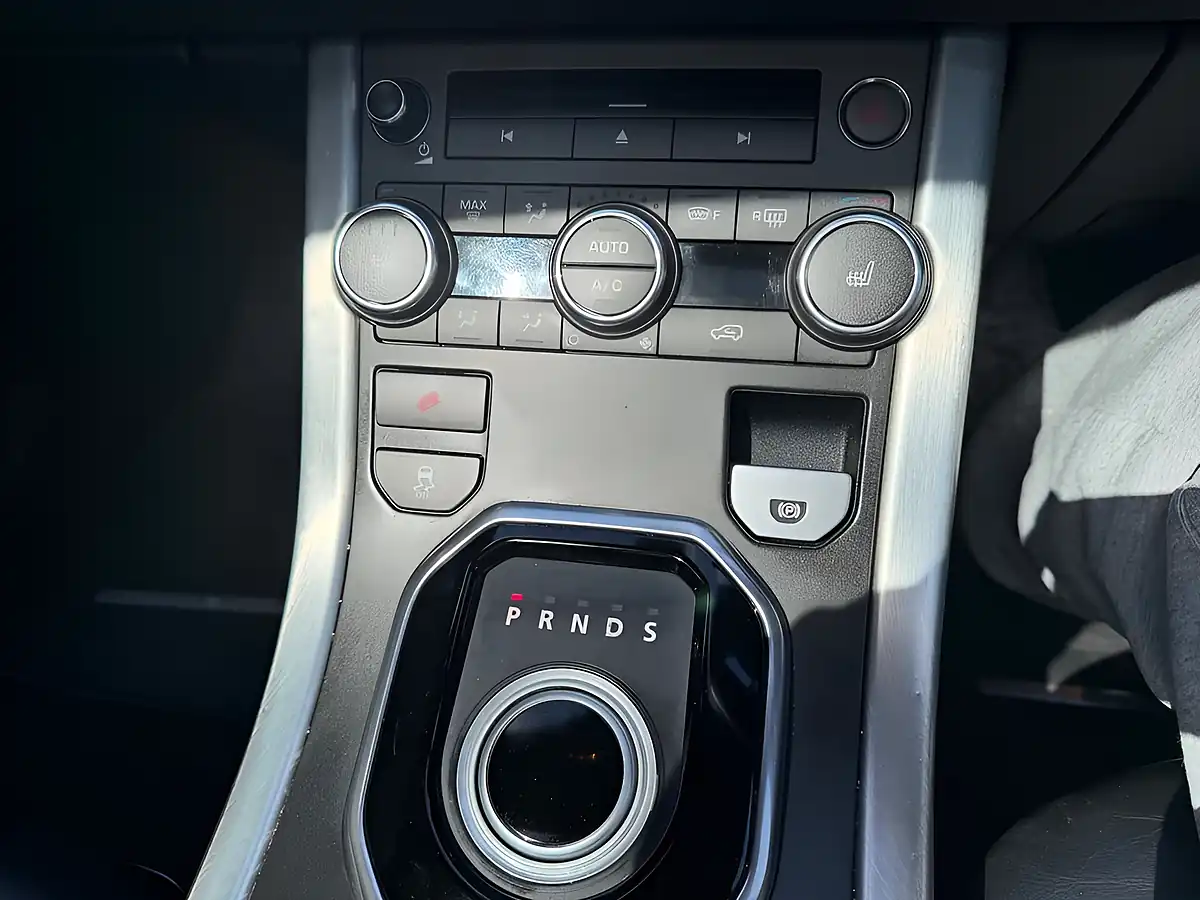 Used 2012 Land Rover Range Rover Evoque Pure White - Interior and Exterior details 6
