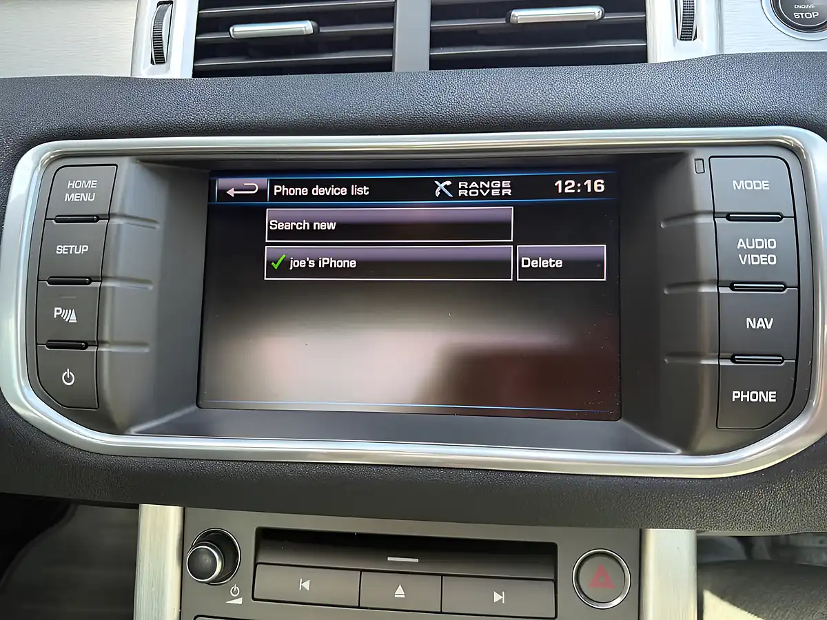 Used 2012 Land Rover Range Rover Evoque Pure White - Interior and Exterior details 8