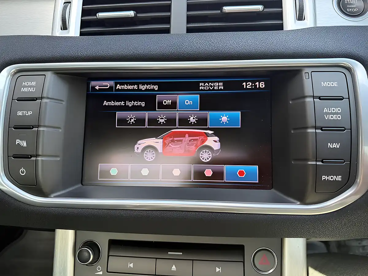 Used 2012 Land Rover Range Rover Evoque Pure White - Interior and Exterior details 9