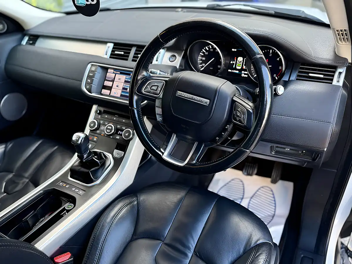 Used 2012 Land Rover Range Rover Evoque Pure White - Interior and Exterior details 14