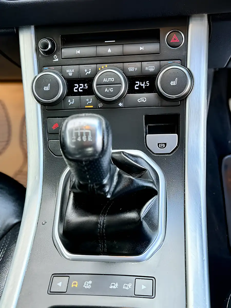 Used 2012 Land Rover Range Rover Evoque Pure White - Interior and Exterior details 17