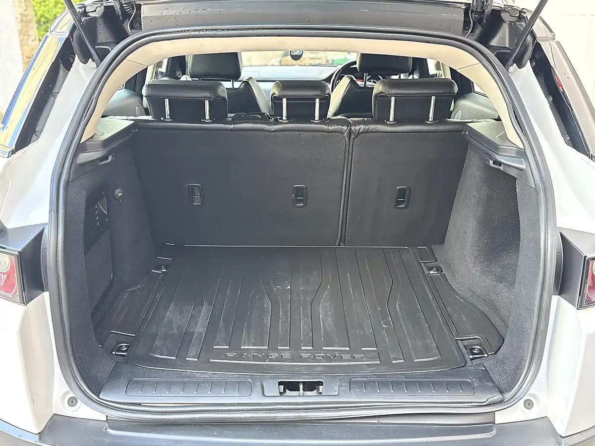 Used 2012 Land Rover Range Rover Evoque Pure White - Interior and Exterior details 8