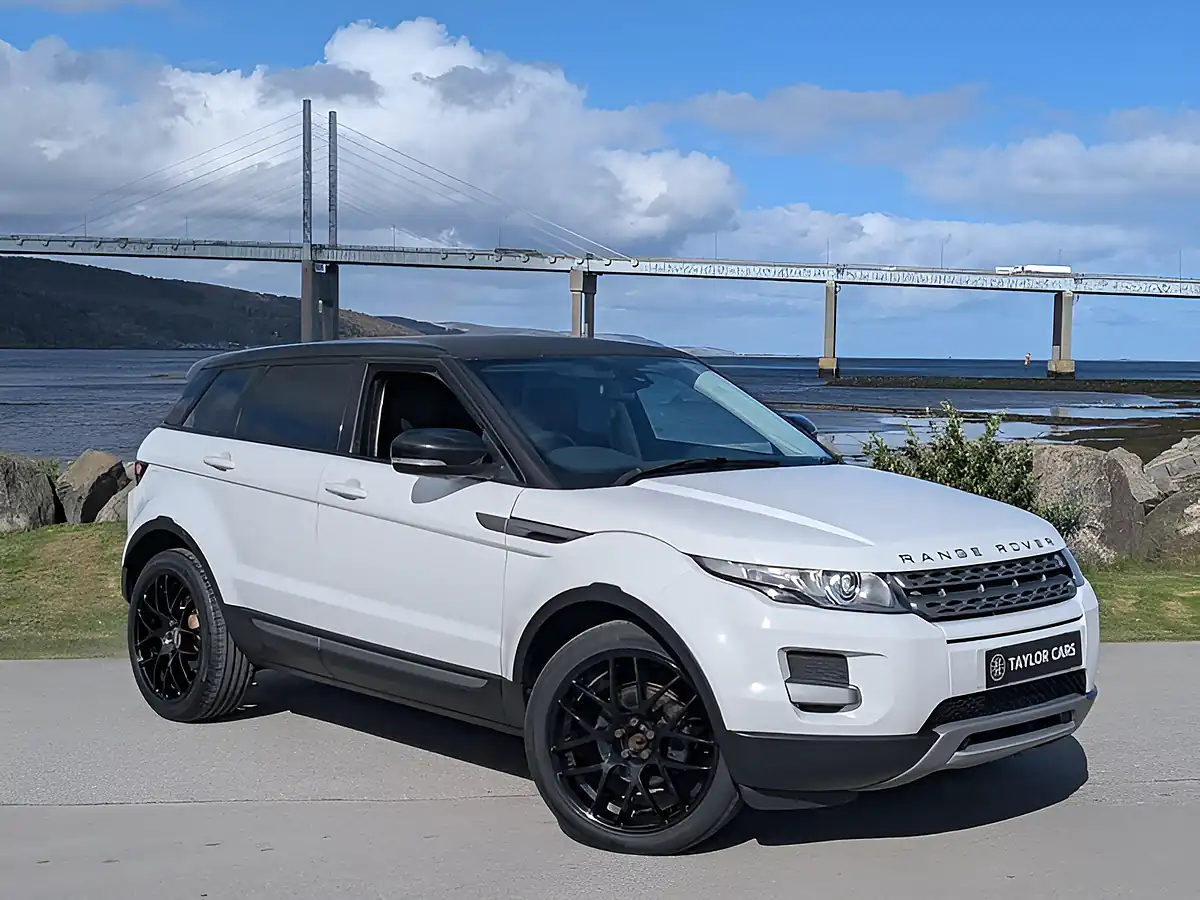 Used 2012 Land Rover Range Rover Evoque Pure White - Interior and Exterior details 3