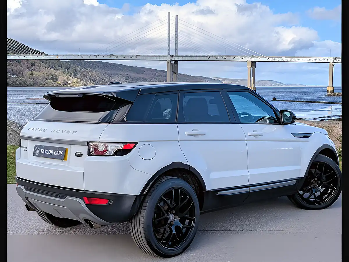 Used 2012 Land Rover Range Rover Evoque Pure White - Interior and Exterior details 5